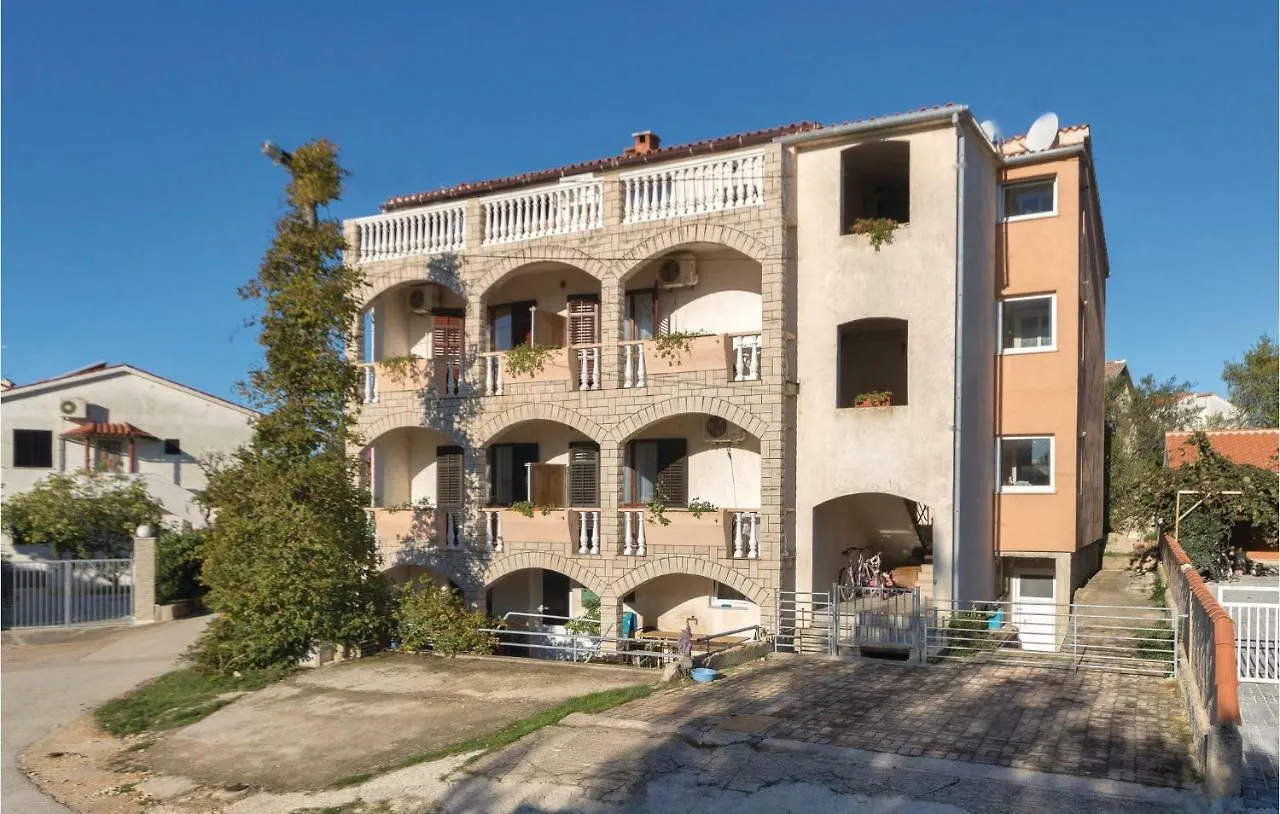 Beautiful Apartment In Medulin With Kitchen